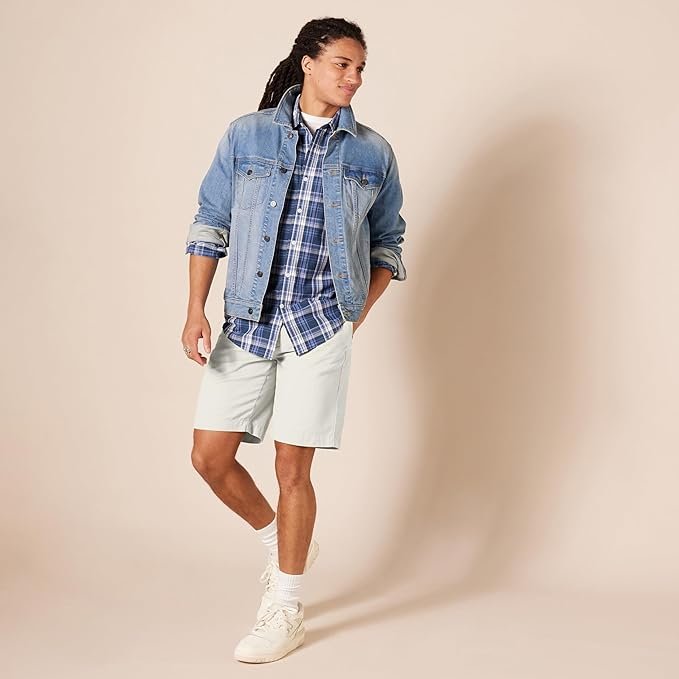 Amazon Essentials Men's Classic-Fit 9" Chino Short - Image 3